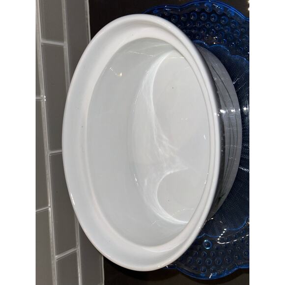 “Shamrocks” by MARCUS NOTLEY 1.5 Quart Oval Covered Casserole-Made in Ireland - Picture 5 of 7